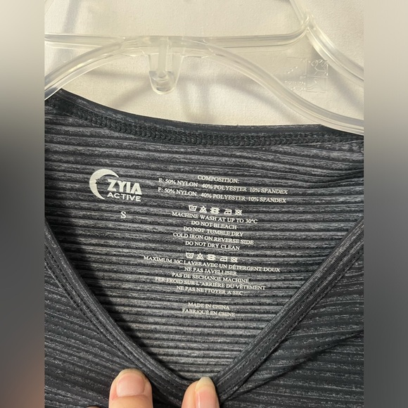 Zyia Women’s Black Striped T Shirt Size Small - Picture 4 of 4